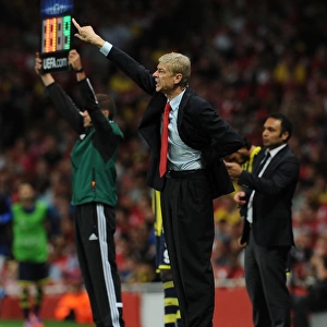 Arsene Wenger Leads Arsenal Against Fenerbahce in 2013 Champions League Showdown