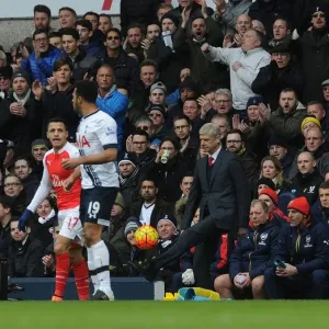 Arsene Wenger Leads Arsenal in Intense Battle Against Tottenham Hotspur, Premier League 2016