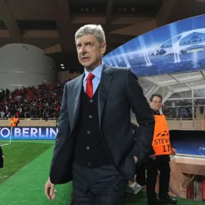 Arsene Wenger Leads Arsenal Against AS Monaco in UEFA Champions League