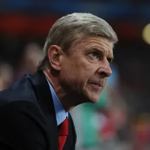 Arsene Wenger Leads Arsenal Against Napoli in 2013-14 Champions League Arsene Wenger Leads Arsenal Against Napoli in 2013-14 Champions League
