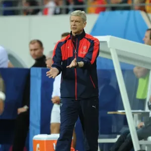 Arsene Wenger Leads Arsenal in Pre-Season Friendly against RC Lens (July 2016) Arsene Wenger Leads Arsenal in Pre-Season Friendly against RC Lens (July 2016)