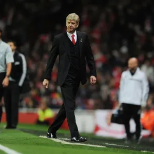 Arsene Wenger Leads Arsenal in the Premier League Clash Against Southampton (2013-14)