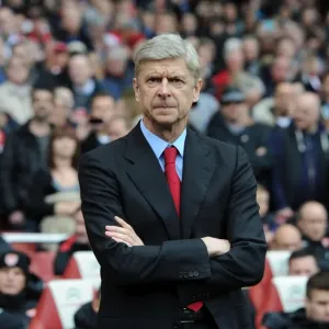 Arsene Wenger Leads Arsenal Against Tottenham in the Premier League (2012-13) Arsene Wenger Leads Arsenal Against Tottenham in the Premier League (2012-13)