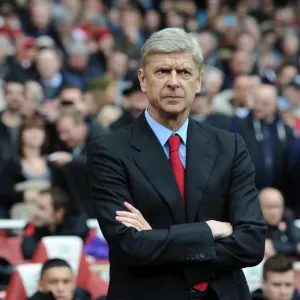 Arsene Wenger Leads Arsenal Against Tottenham in the Premier League (2012-13) Arsene Wenger Leads Arsenal Against Tottenham in the Premier League (2012-13)