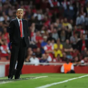 Arsene Wenger Leads Arsenal in UEFA Champions League Showdown Against Fenerbahce (2013)