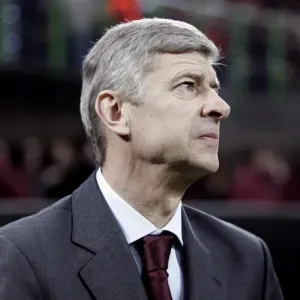 Arsene Wenger Leads Arsenal to Victory: 2-0 Over AC Milan in Champions League