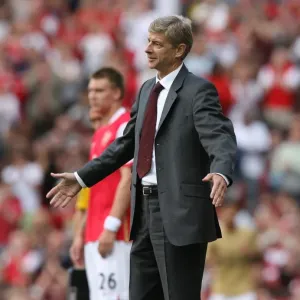Arsene Wenger Leads Arsenal to Victory: 2-1 over Inter Milan at Emirates Cup, 2007 Arsene Wenger Leads Arsenal to Victory: 2-1 over Inter Milan at Emirates Cup, 2007