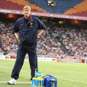 Arsene Wenger Leads Arsenal to Victory: 2-1 over Lazio (Amsterdam Tournament, 2007) Arsene Wenger Leads Arsenal to Victory: 2-1 over Lazio (Amsterdam Tournament, 2007)
