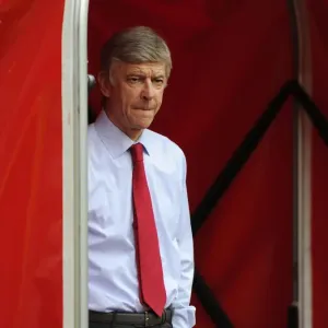 Arsene Wenger Leads Arsenal to Victory: 2-1 Over Sunderland in Premier League at Stadium of Light (11/2/12) Arsene Wenger Leads Arsenal to Victory: 2-1 Over Sunderland in Premier League at Stadium of Light (11/2/12)