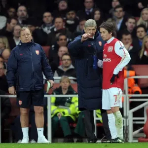Arsene Wenger Motivating Tomas Rosicky: Arsenal's 3-0 Victory Over AC Milan in the UEFA Champions League Arsene Wenger Motivating Tomas Rosicky: Arsenal's 3-0 Victory Over AC Milan in the UEFA Champions League