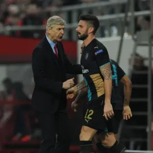 Season 2015-16 Prints: Olympiacos v Arsenal 2015-16
