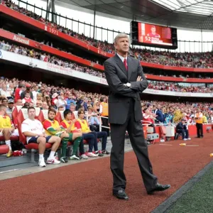 Arsene Wenger Print: Arsenal's 2011 Defeat to Liverpool Arsene Wenger Print: Arsenal's 2011 Defeat to Liverpool