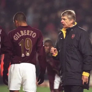 Arsene Wenger Rallies Arsenal Players at Half Time: Arsenal 2-1 Wigan Athletic, Carling League Cup Final Arsene Wenger Rallies Arsenal Players at Half Time: Arsenal 2-1 Wigan Athletic, Carling League Cup Final
