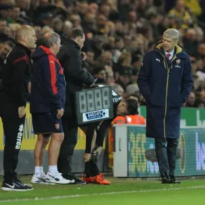 Arsene Wenger Readies Substitution of Gabriel: Norwich City vs Arsenal, Premier League 2015-16 Arsene Wenger Readies Substitution of Gabriel: Norwich City vs Arsenal, Premier League 2015-16