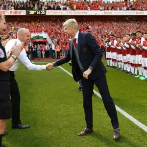 Arsene Wenger and Shaun Dyche: A Season's End Handshake (Arsenal v Burnley, 2017-18) Arsene Wenger and Shaun Dyche: A Season's End Handshake (Arsenal v Burnley, 2017-18)
