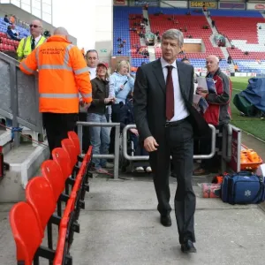 Arsene Wenger's Arsenal: 4-1 Victory Over Wigan Athletic in the Premier League Arsene Wenger's Arsenal: 4-1 Victory Over Wigan Athletic in the Premier League