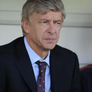 Arsene Wenger's Arsenal Cruise to 4-0 Pre-Season Victory over Barnet, 2010 Arsene Wenger's Arsenal Cruise to 4-0 Pre-Season Victory over Barnet, 2010