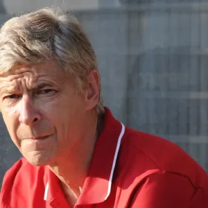 Arsene Wenger's Arsenal Dominate Sturm Graz with 4-0 Victory, Austria 2010 Arsene Wenger's Arsenal Dominate Sturm Graz with 4-0 Victory, Austria 2010