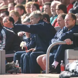 Arsene Wenger's Defeat at Anfield: Liverpool's Dominant 4-1 Victory over Arsenal in the Barclays Premiership, 2007