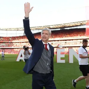 Arsene Wenger's Emotional Farewell: Last Match as Arsenal Manager (2017-18) Arsene Wenger's Emotional Farewell: Last Match as Arsenal Manager (2017-18)