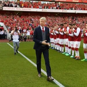 Arsene Wenger's Farewell: Arsenal Honors Manager with Guard of Honor vs Burnley (2017-18) Arsene Wenger's Farewell: Arsenal Honors Manager with Guard of Honor vs Burnley (2017-18)