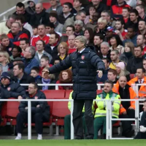 Arsene Wenger's Tactical Battle: Arsenal vs. Fulham, 0-0 Stalemate (2009) Arsene Wenger's Tactical Battle: Arsenal vs. Fulham, 0-0 Stalemate (2009)