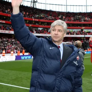 Arsene Wenger's Triumph: Arsenal's 4-0 Victory Over Fulham in the Barclays Premier League (2010) Arsene Wenger's Triumph: Arsenal's 4-0 Victory Over Fulham in the Barclays Premier League (2010)
