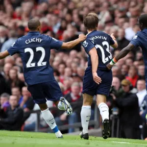 Arshavin, Clichy, and Eboue: Unforgettable Moment as Arsenal Tops Manchester United 2-1 in the Premier League Arshavin, Clichy, and Eboue: Unforgettable Moment as Arsenal Tops Manchester United 2-1 in the Premier League