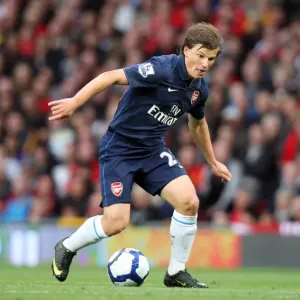 Arshavin's Brilliant Battle: Arsenal vs Manchester United - 2-1 at Old Trafford Arshavin's Brilliant Battle: Arsenal vs Manchester United - 2-1 at Old Trafford