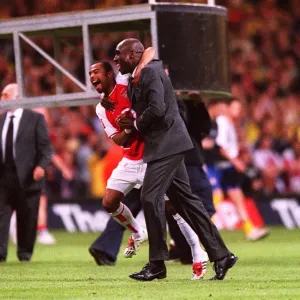 Ashley Cole and Sol Campbell (Arsenal) celebrate at the end of the match Ashley Cole and Sol Campbell (Arsenal) celebrate at the end of the match