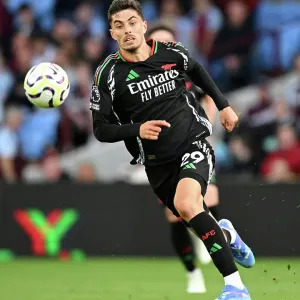 Aston Villa FC v Arsenal FC - Premier League