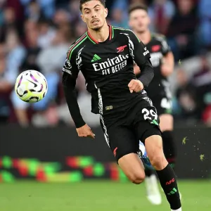 Aston Villa FC v Arsenal FC - Premier League