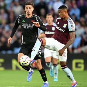 Aston Villa FC v Arsenal FC - Premier League