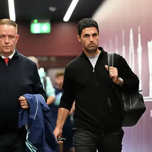 Aston Villa FC v Arsenal FC - Premier League