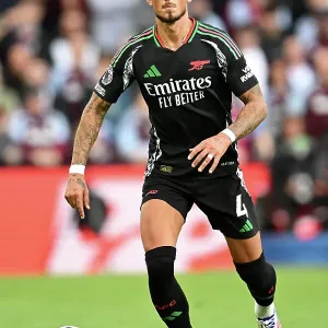 Aston Villa FC v Arsenal FC - Premier League Aston Villa FC v Arsenal FC - Premier League