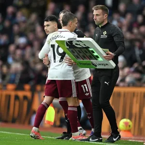 Aston Villa v Arsenal - Premier League