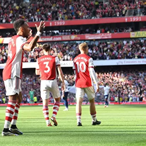 Aubameyang Brace: Thrilling 2-1 Arsenal Victory Over Tottenham in 2021-22 Premier League
