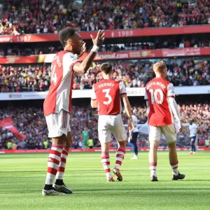 Aubameyang Brace: Thrilling 2-1 Arsenal Victory Over Tottenham in 2021-22 Premier League Aubameyang Brace: Thrilling 2-1 Arsenal Victory Over Tottenham in 2021-22 Premier League
