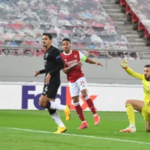 Aubameyang Scores: Arsenal Edge Past Benfica in Europa League Clash Aubameyang Scores: Arsenal Edge Past Benfica in Europa League Clash