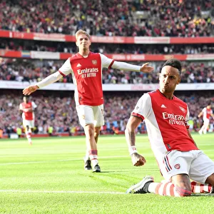 Aubameyang Scores Brace: Arsenal Defeats Tottenham in Premier League Showdown (2021-22)