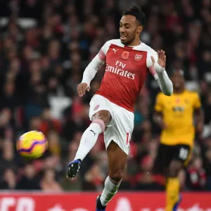 Aubameyang Shines: Arsenal's Victory over Wolverhampton Wanderers in the Premier League Aubameyang Shines: Arsenal's Victory over Wolverhampton Wanderers in the Premier League