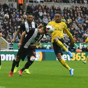 Aubameyang vs Manquillo: Intense Clash in Newcastle United vs Arsenal FC Premier League Match Aubameyang vs Manquillo: Intense Clash in Newcastle United vs Arsenal FC Premier League Match