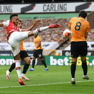 Aubameyang vs. Neves: Intense Moment at Wolverhampton- Arsenal FC in Premier League (2019-20)