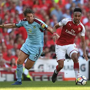 Aubameyang vs Tarkowski: Intense Battle at the Emirates - Arsenal v Burnley, Premier League 2017-18