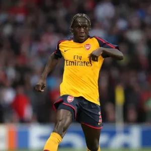 Bacary Sagna in Action: Arsenal vs Manchester United, UEFA Champions League Semi-Final, 1st Leg (Old Trafford, 29/4/09)