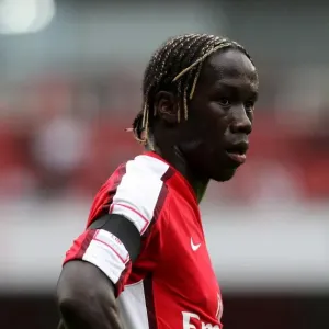 Bacary Sagna in Action: Arsenal's Victory over Atletico Madrid, Emirates Cup 2009 (2:1)
