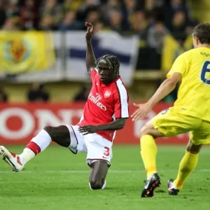Bacary Sagna (Arsenal) Sebastian Eguren (Villarreal) Bacary Sagna (Arsenal) Sebastian Eguren (Villarreal)