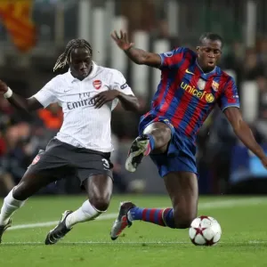 Bacary Sagna (Arsenal) Yaya Toure (Barcelona). Barcelona 4: 1 Arsenal. UEFA Champions League Bacary Sagna (Arsenal) Yaya Toure (Barcelona). Barcelona 4: 1 Arsenal. UEFA Champions League
