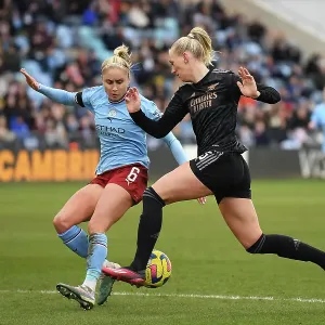 Battle of the Captains: Stina Blackstenius vs. Steph Houghton - Manchester City vs. Arsenal, FA Women's Super League Battle of the Captains: Stina Blackstenius vs. Steph Houghton - Manchester City vs. Arsenal, FA Women's Super League