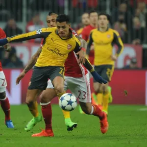 Battle of the Midfield Maestros: Sanchez vs. Vidal - Arsenal vs. Bayern Munich, UEFA Champions League (2016-17) Battle of the Midfield Maestros: Sanchez vs. Vidal - Arsenal vs. Bayern Munich, UEFA Champions League (2016-17)